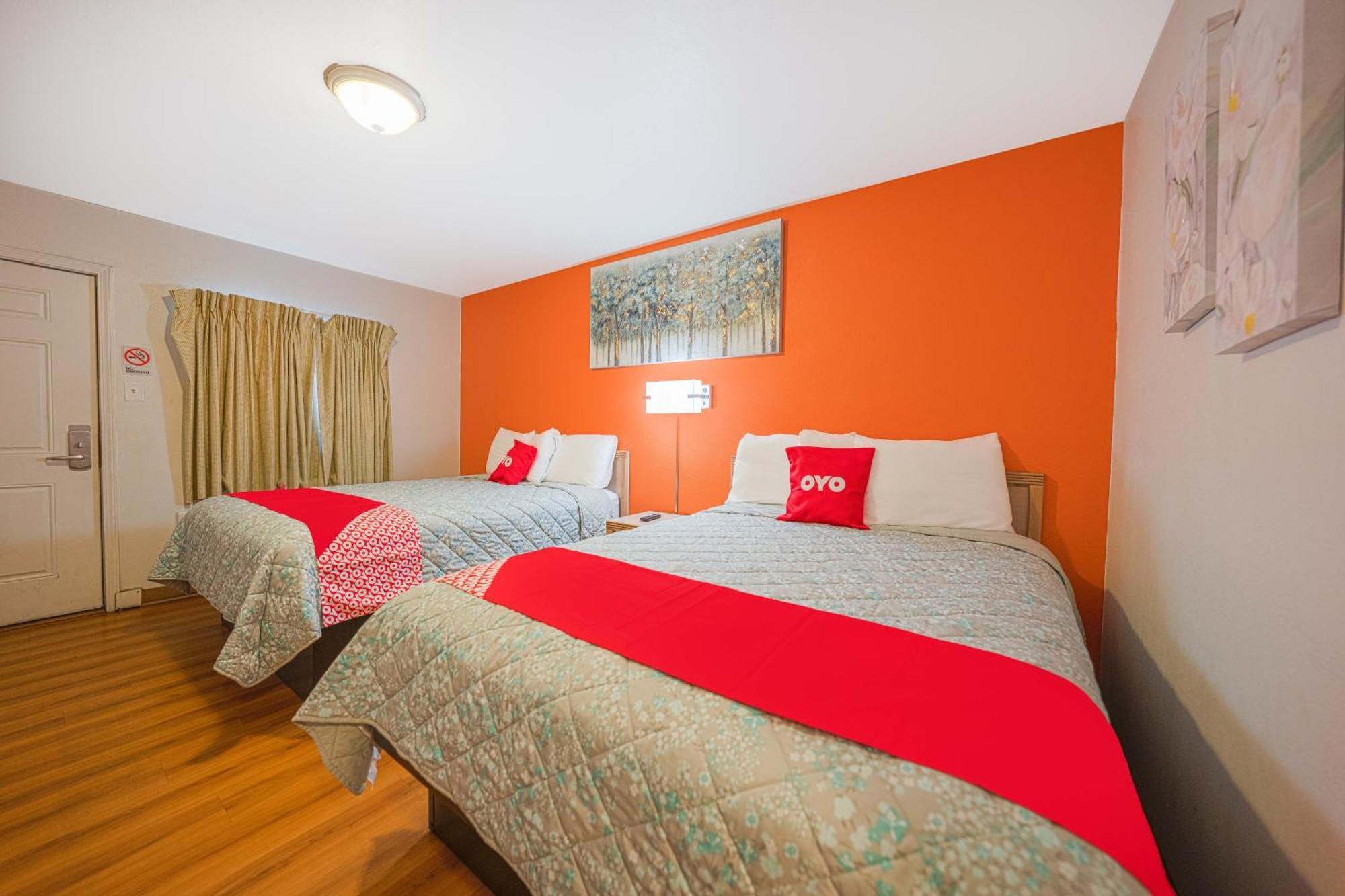 Royal Gateway By Oyo Hotel 2*