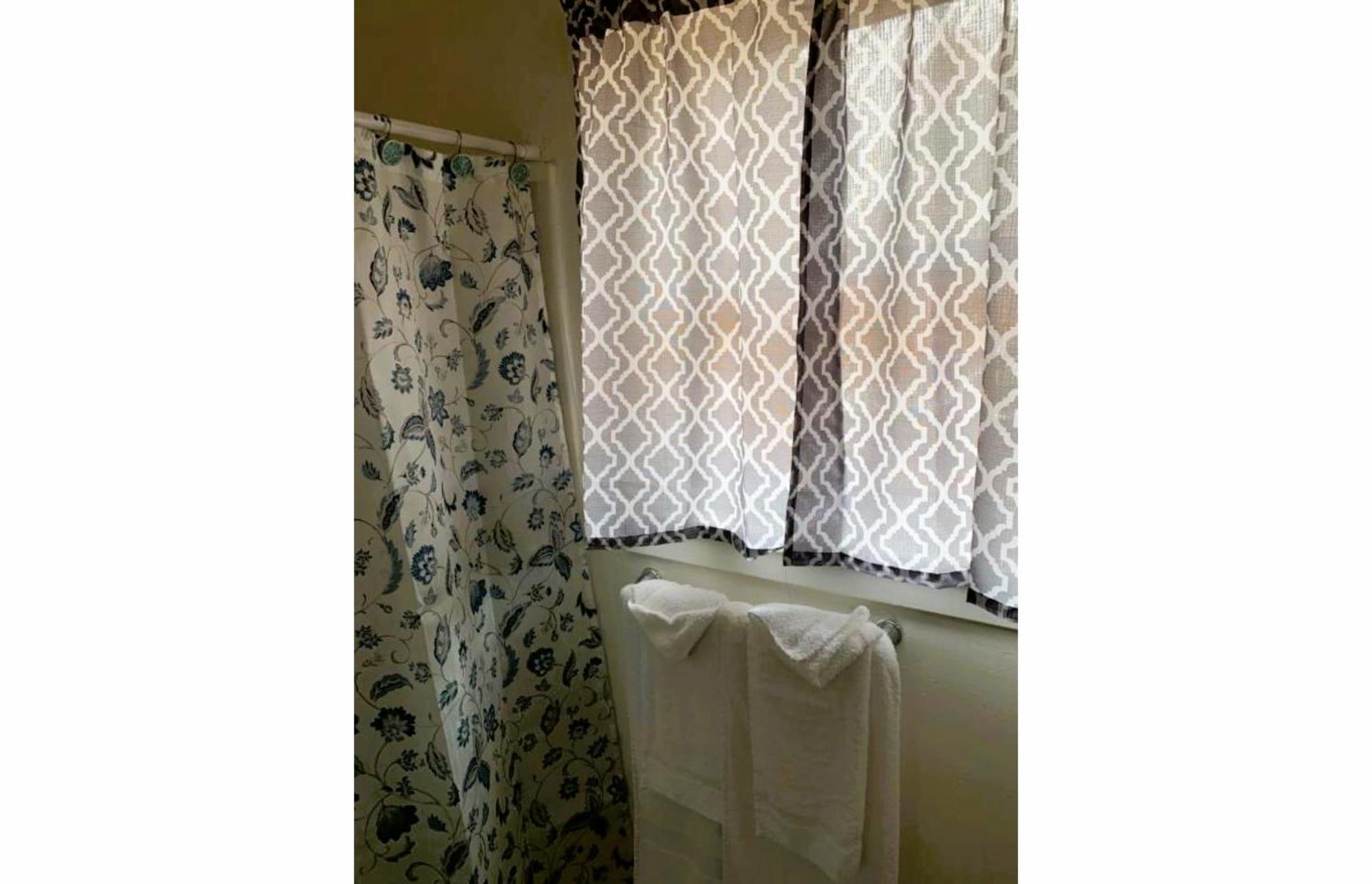 Royal Gateway By Oyo 2*